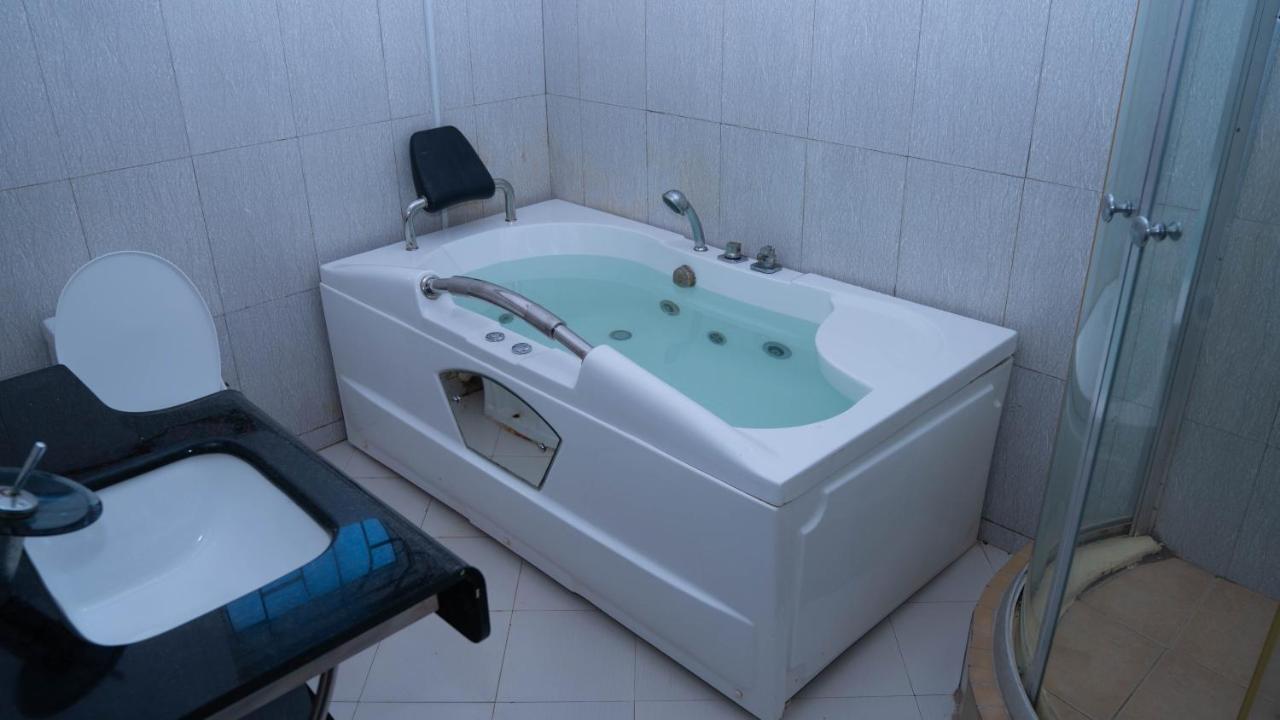Luxury Beach Villa Inn Dar es Salaam Exterior photo