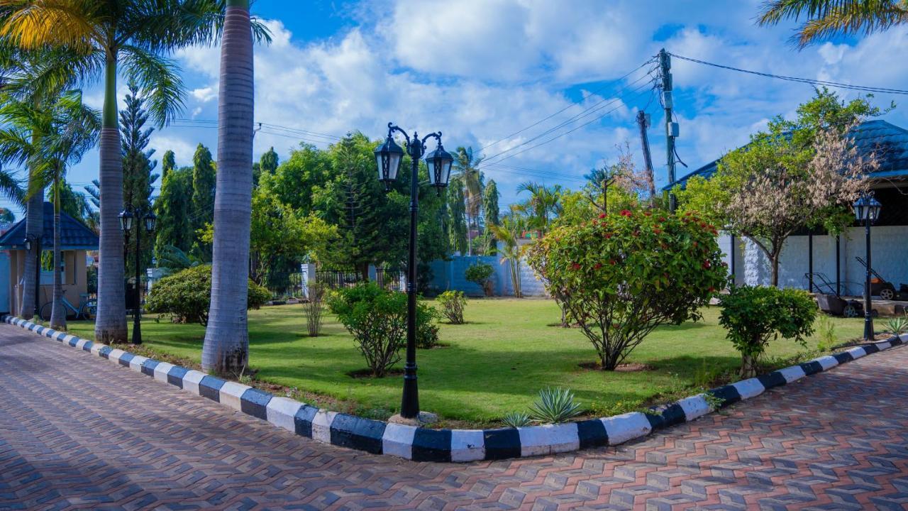 Luxury Beach Villa Inn Dar es Salaam Exterior photo
